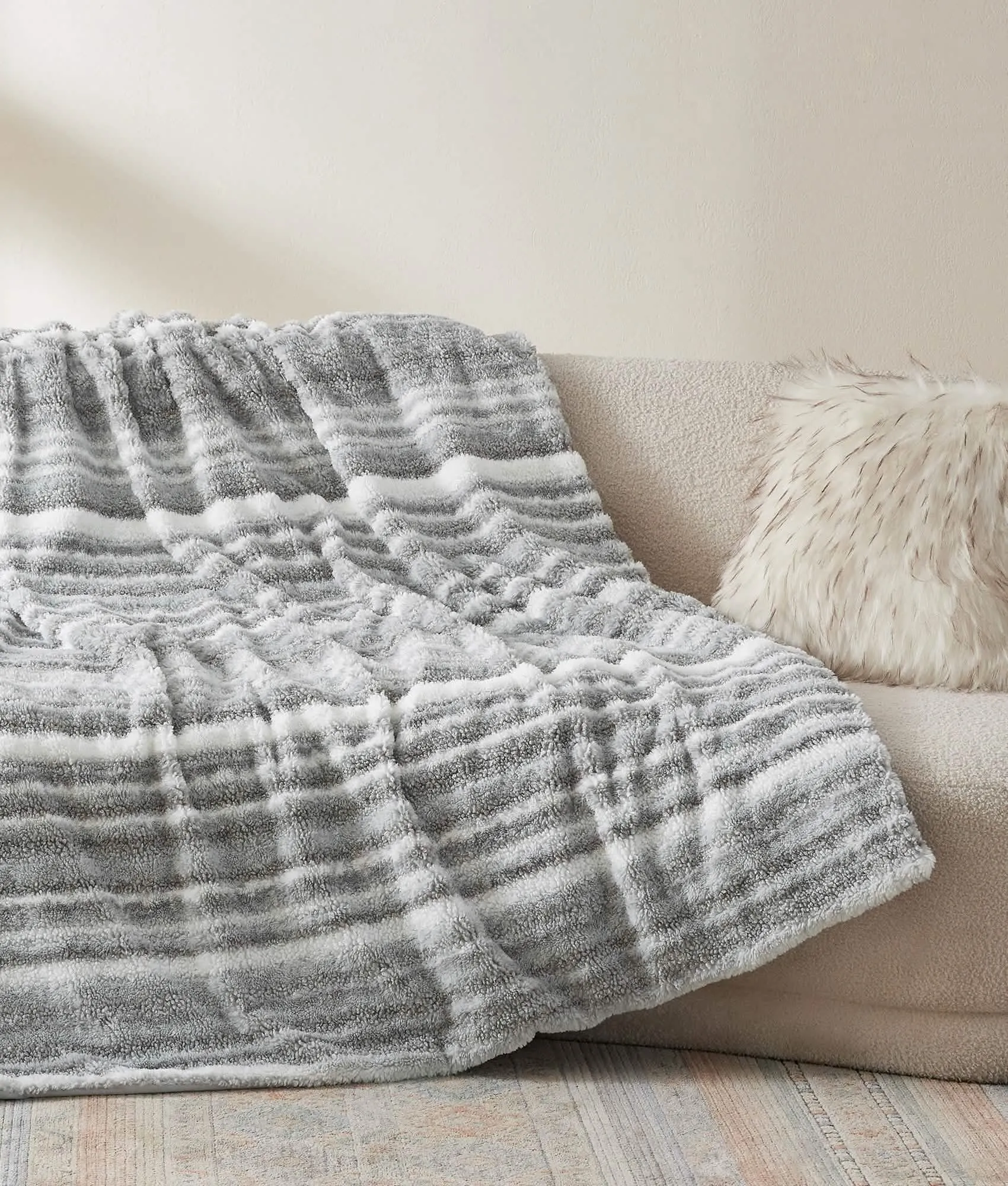 Bedsure Faux Fur Blanket