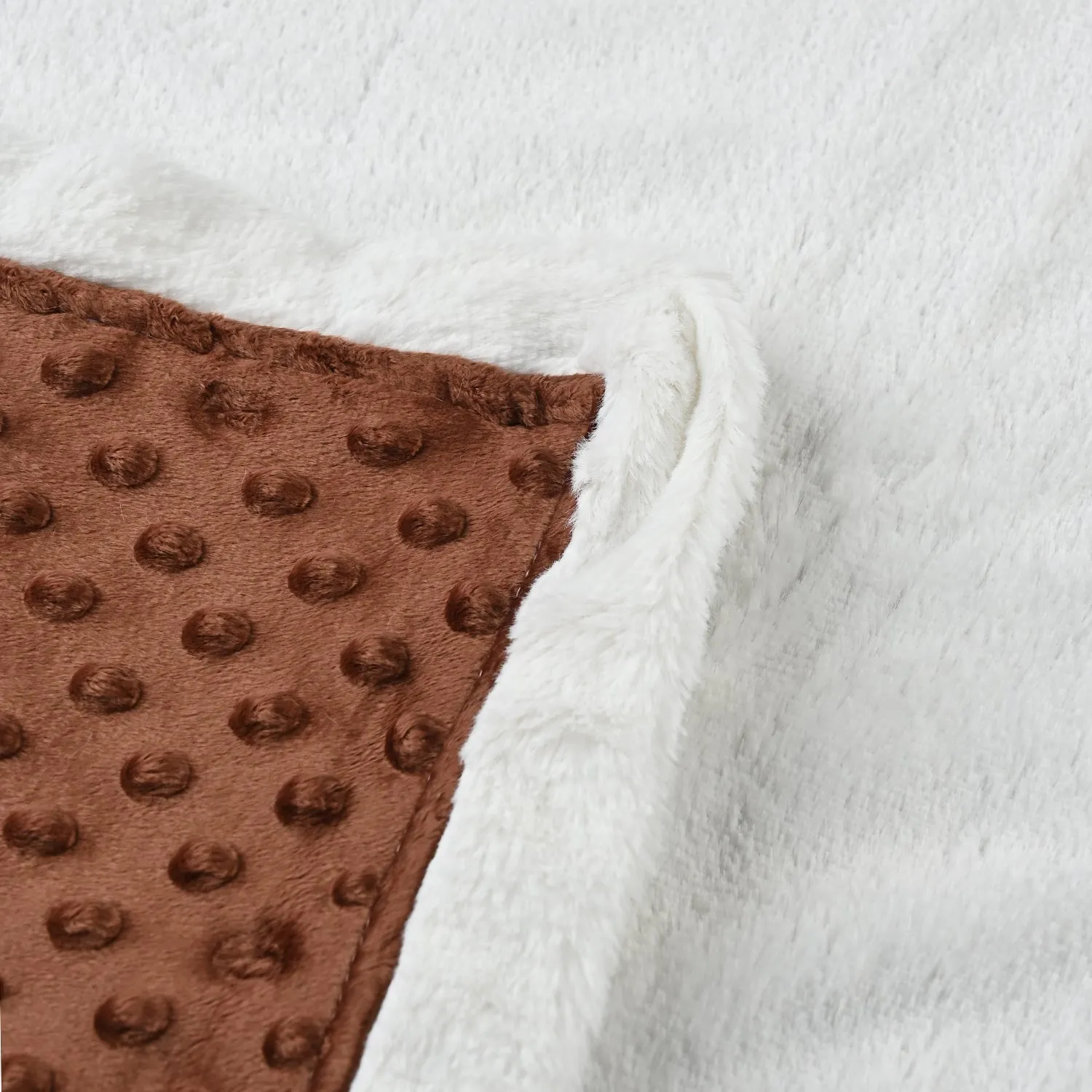 Blanket   Neck pillow | Brown